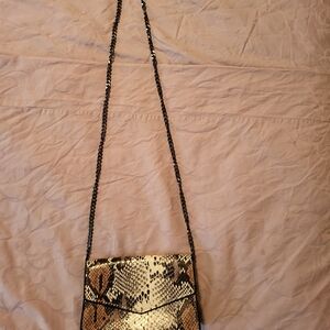 Elegant Snakeskin Crossbody Bag